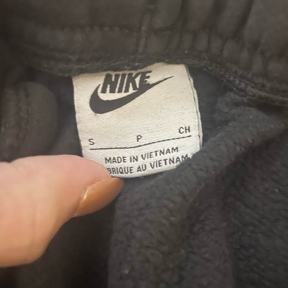 Nike sweatpants - Picture 2 of 2